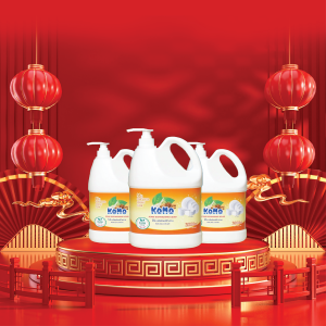 Nước Rửa Chén KOMO Hương Xả Quế Can 2000ML